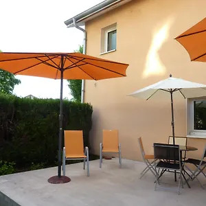 https://lachotel-france.hotels-rhonealpes.com